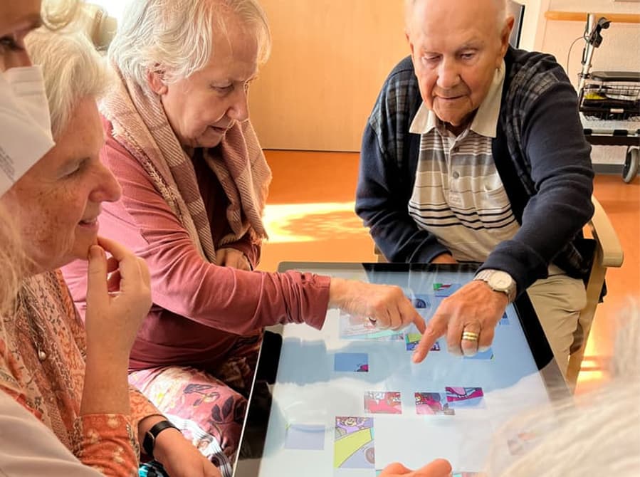 traba-main-senior-trend